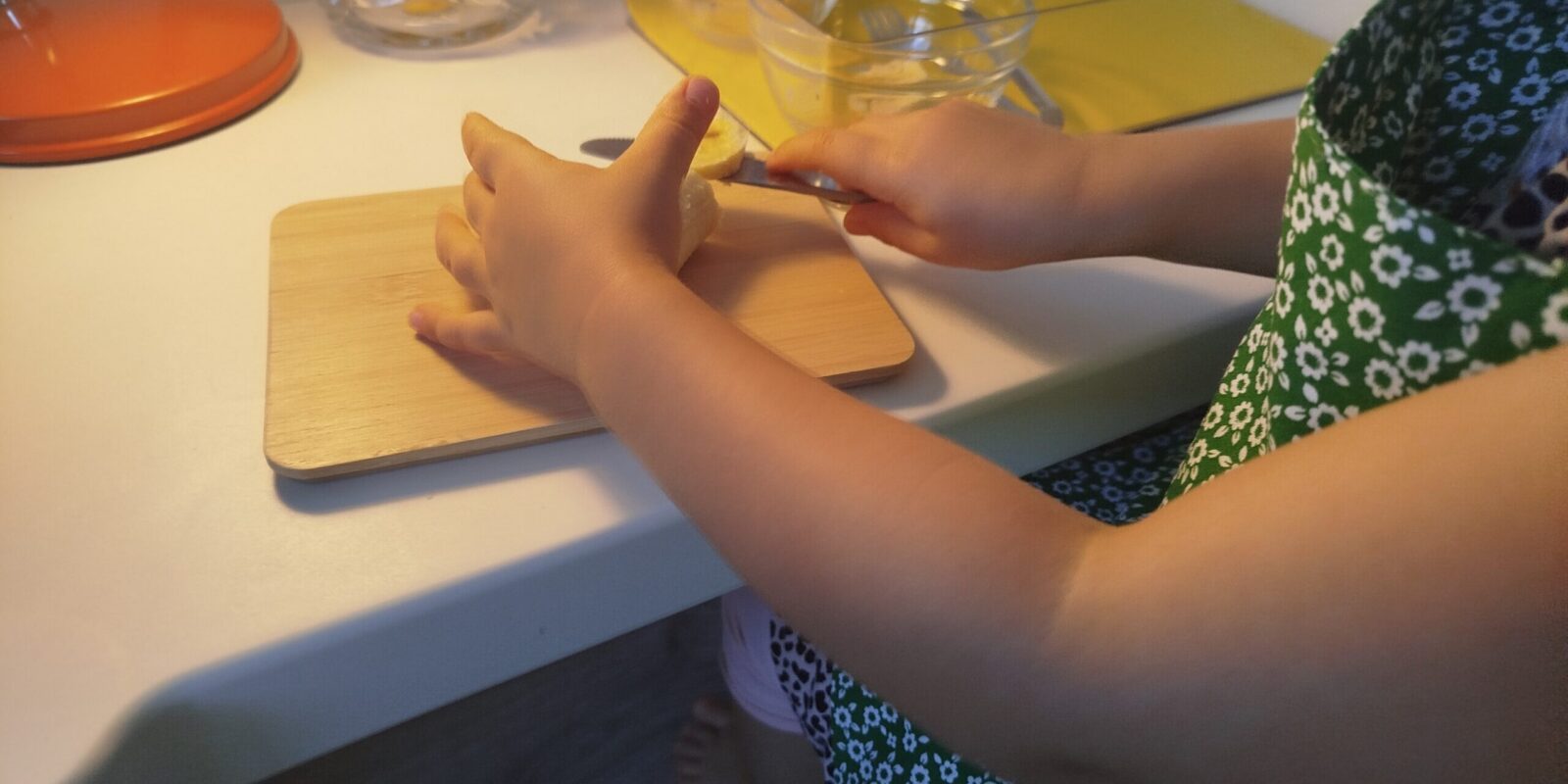 cutting banana
